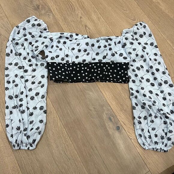 Privacy Please Women's Black & White Polka Dot Floral Long Sleeve Crop Top Small - Picture 4 of 4